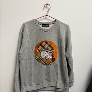 Source Unknown Gray Sweater with Bulldog Design